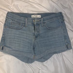 A&F jean short